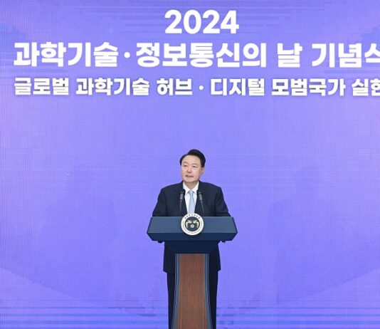 윤 대통령 “연구자들이 제때 연구 돌입하도록 R&D 예타 획기적 개선”