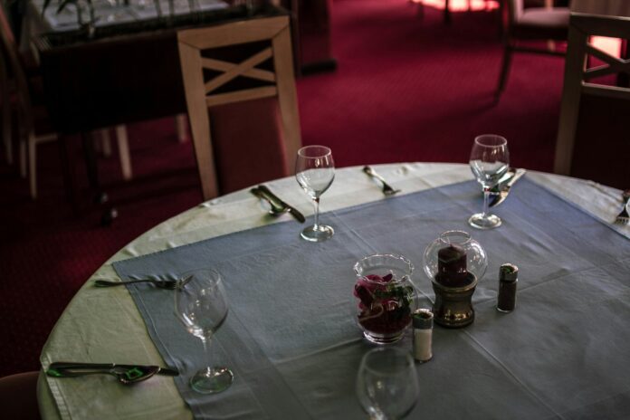 clear long-stem wine glass