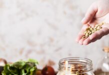 “나에게 맞는 식단, 어떻게 시작할까?…실생활 속 건강한 식단 루틴 제안” person holding brown grains